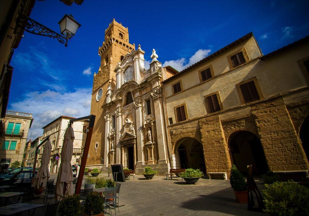 La Casa Degli Archi Hotel Pitigliano Bagian luar foto