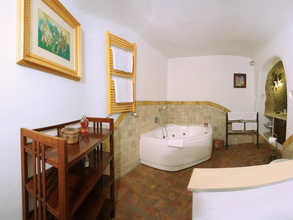 La Casa Degli Archi Hotel Pitigliano Bagian luar foto