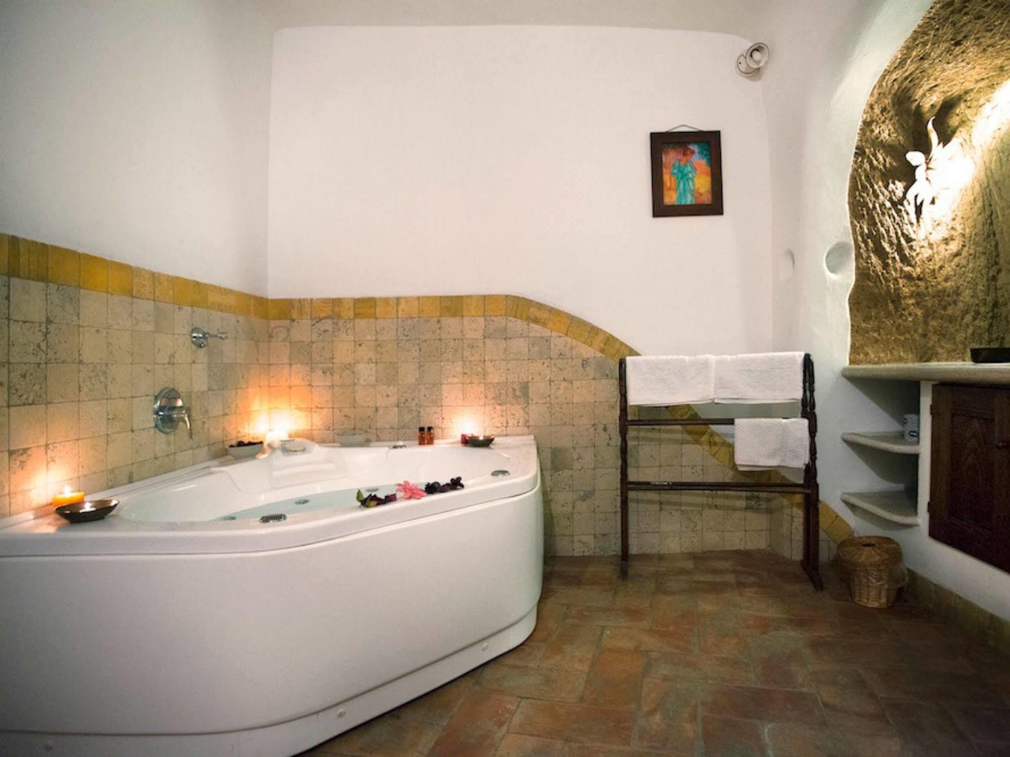La Casa Degli Archi Hotel Pitigliano Bagian luar foto